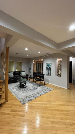 Super Deluxe Private Room next to Toronto P2c